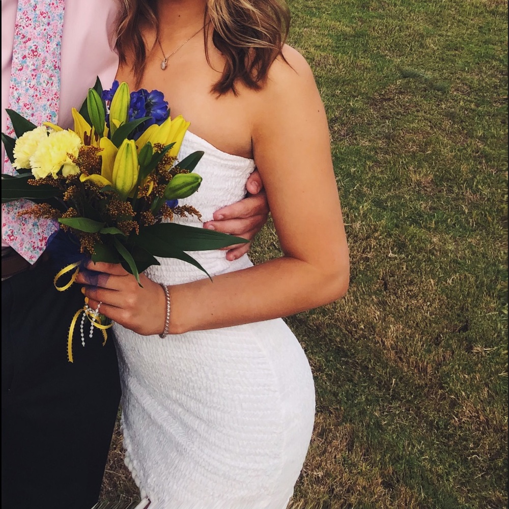 Dress - Picture 2 of 4